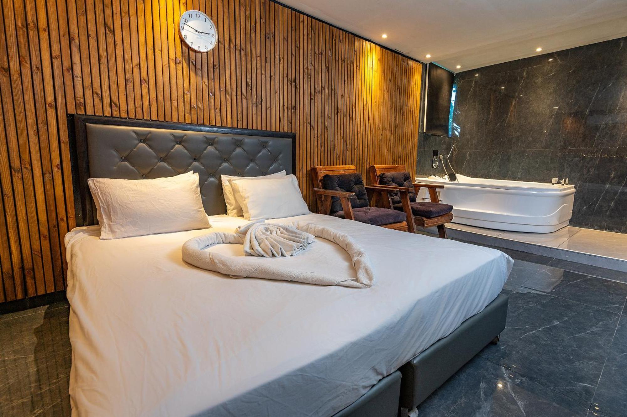 Lago Suites Hotel Иерусалим Экстерьер фото